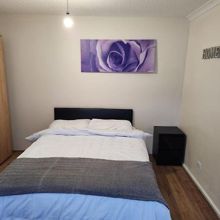 Crane Home In Dagenham With Free Wi Fi Esterno foto
