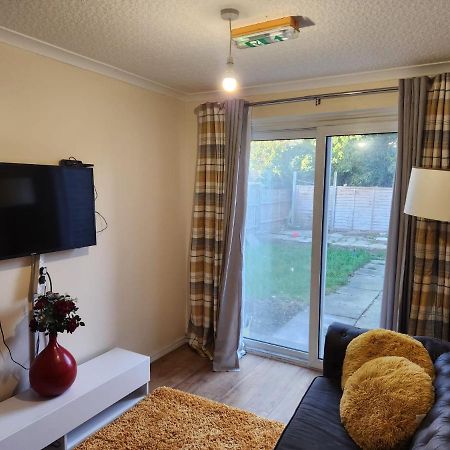 Crane Home In Dagenham With Free Wi Fi Esterno foto