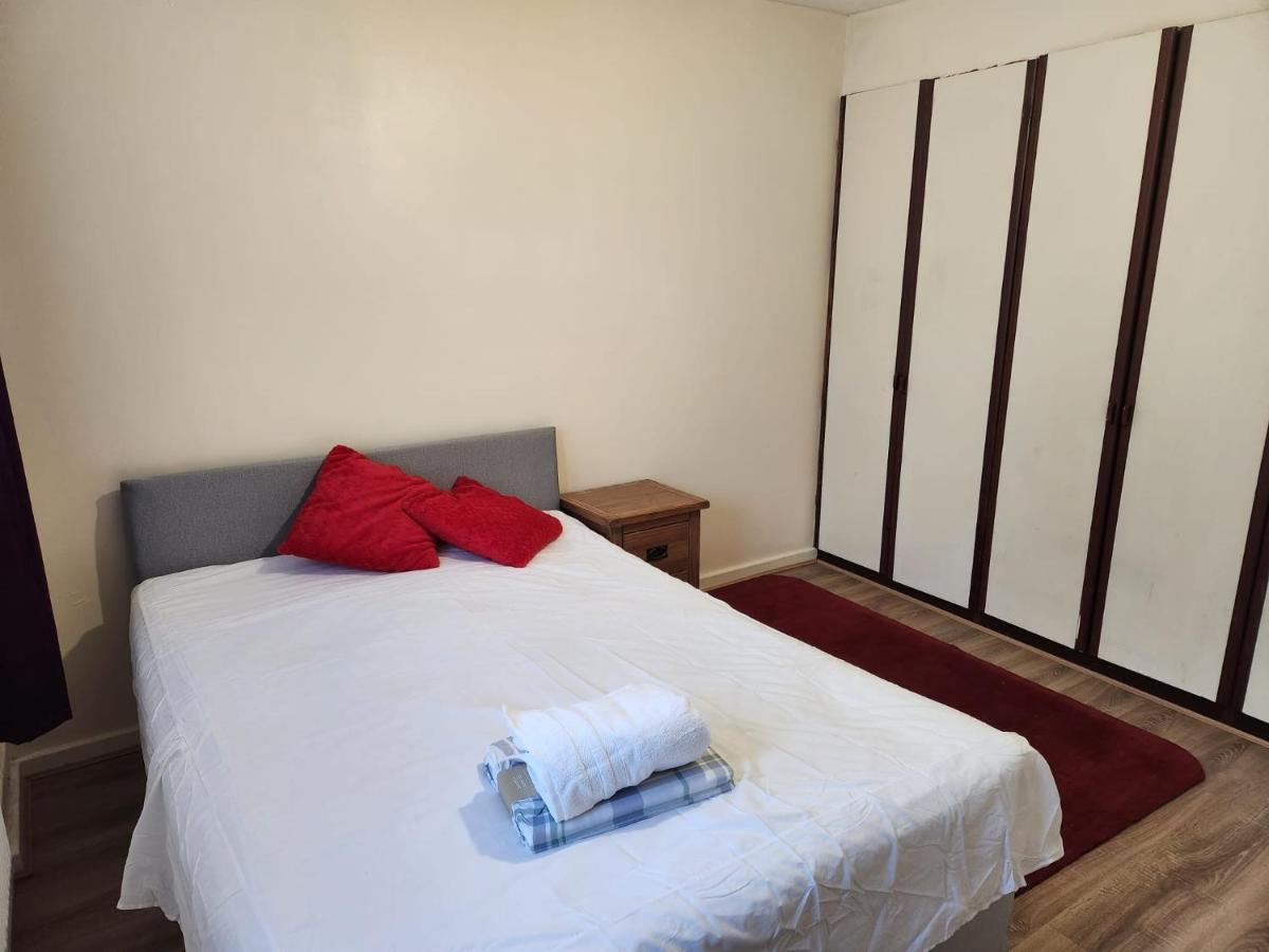 Crane Home In Dagenham With Free Wi Fi Esterno foto